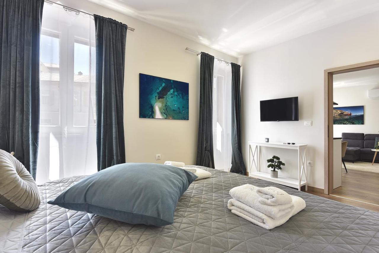 D&A Central Luxury Apartments With Free Parking 普拉 外观 照片