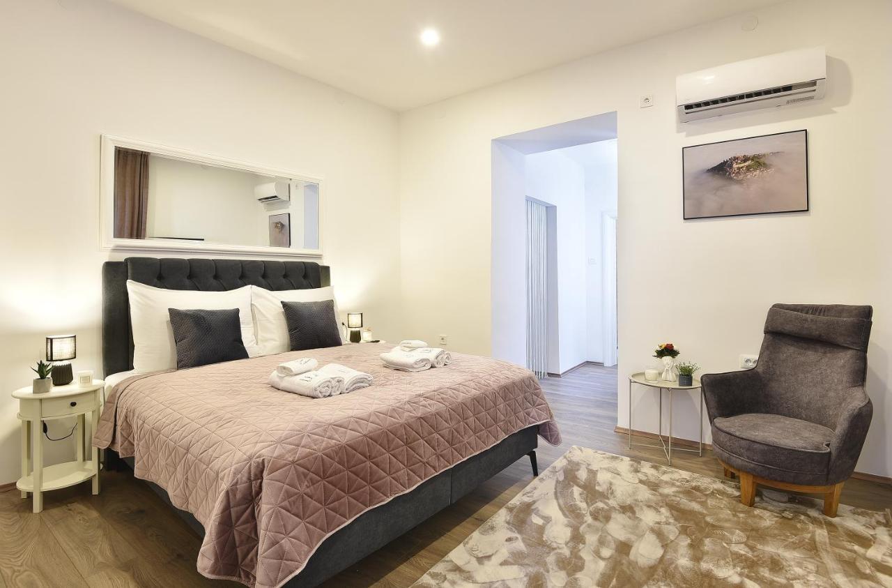 D&A Central Luxury Apartments With Free Parking 普拉 外观 照片