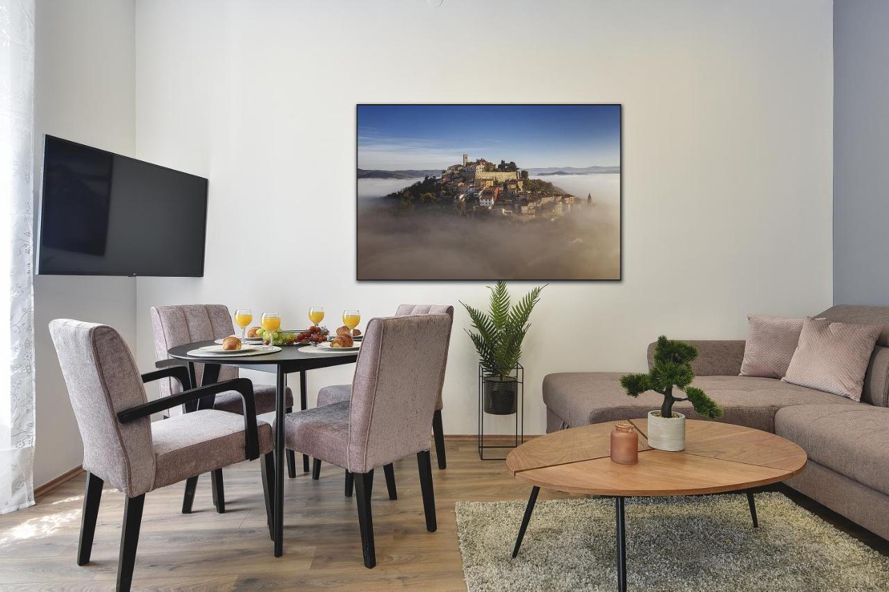 D&A Central Luxury Apartments With Free Parking 普拉 外观 照片