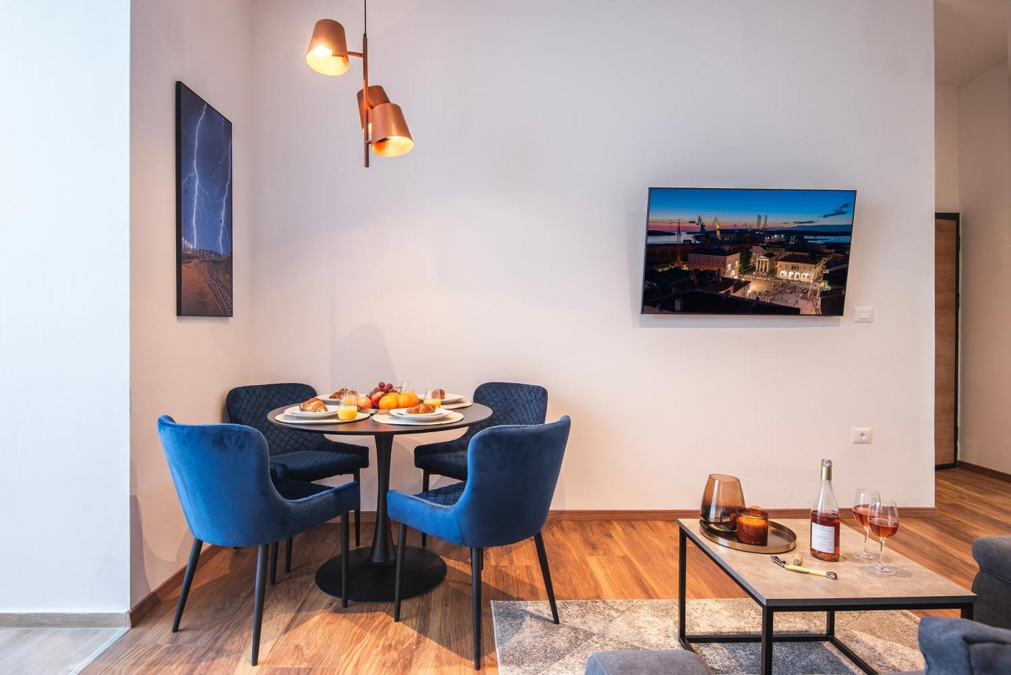 D&A Central Luxury Apartments With Free Parking 普拉 外观 照片